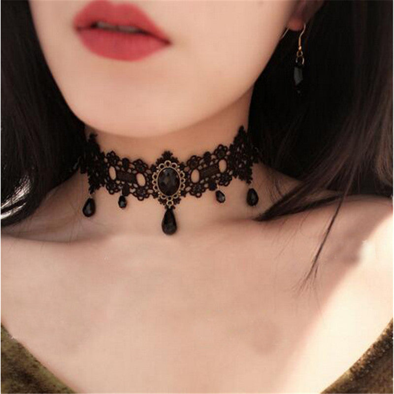 Retro Lace Necklace with European Style Touch - Wholesale Dropshipping Opportunity