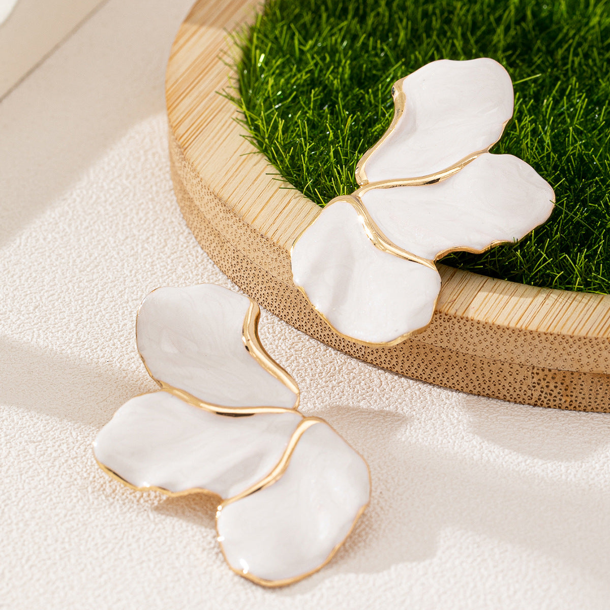 Planderful Vienna Verve Earrings – Elegant Oil-Dripping Metal Petal Design