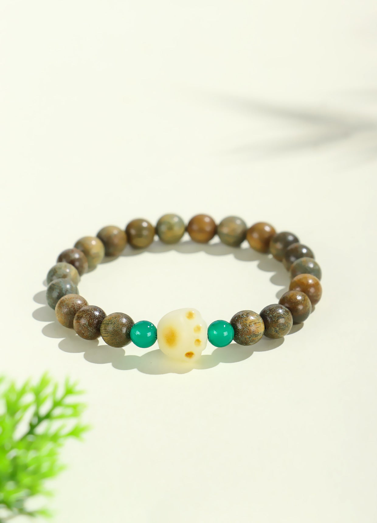 Planderful Fortune's Favor Bracelet – Retro Ethnic Style with Cat Claw Beads