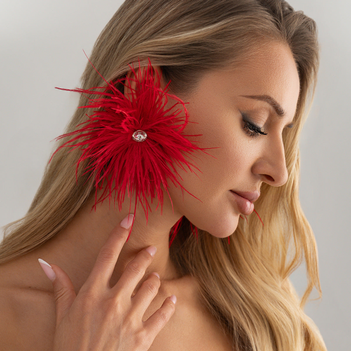 Planderful Vienna Verve Feather Flower Stud Earrings With Fluffy Zircon Accents For Trendsetting Fashion Lovers