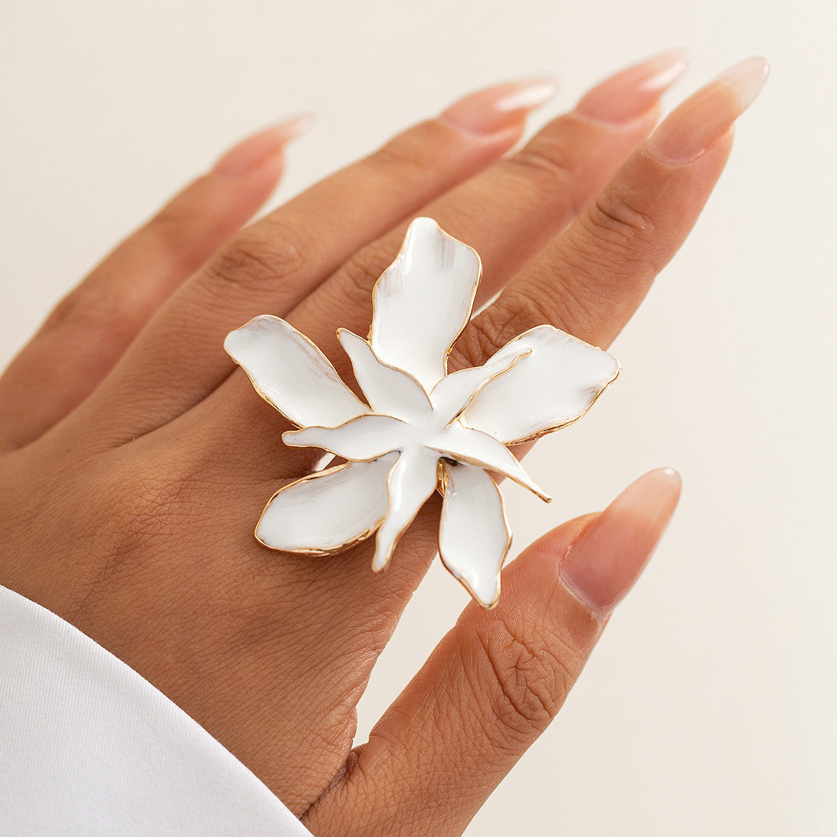 Planderful Vienna Verve Five Petaled Flower Ring Three Dimensional Metal Statement for Bold Fashion Lovers