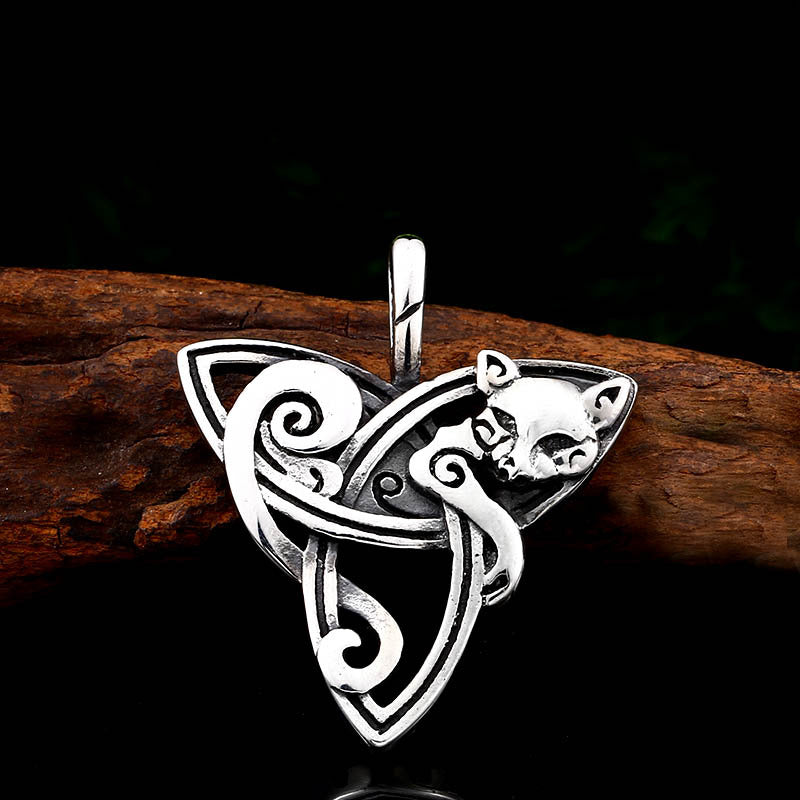 Retro-Inspired Triangular Titanium Steel Fox Pendant for Men - Creative European and American Jewelry Wholesale