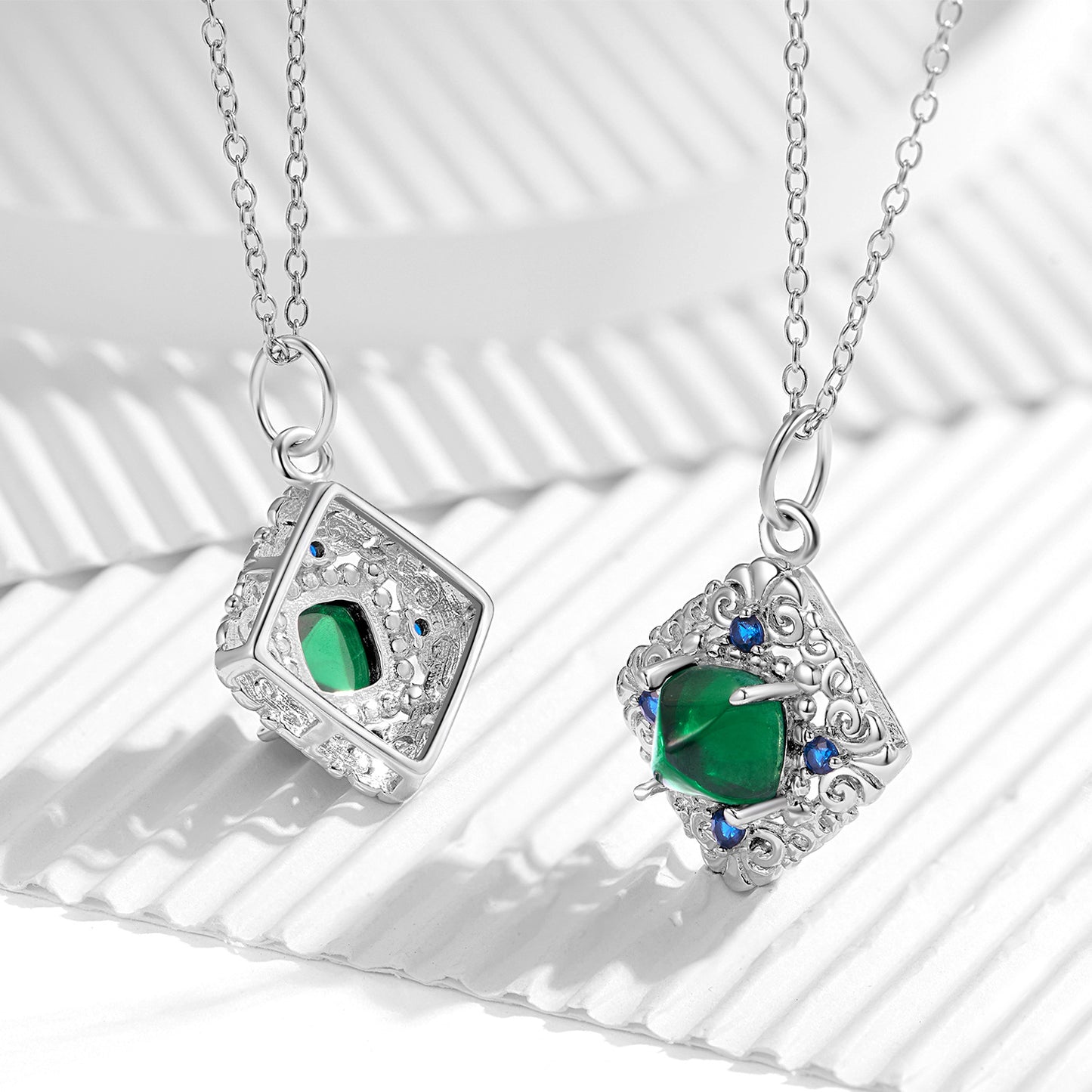 Planderful Everyday Genie Necklace – Creative Retro Pattern S925 Silver with Green Nano Zircon