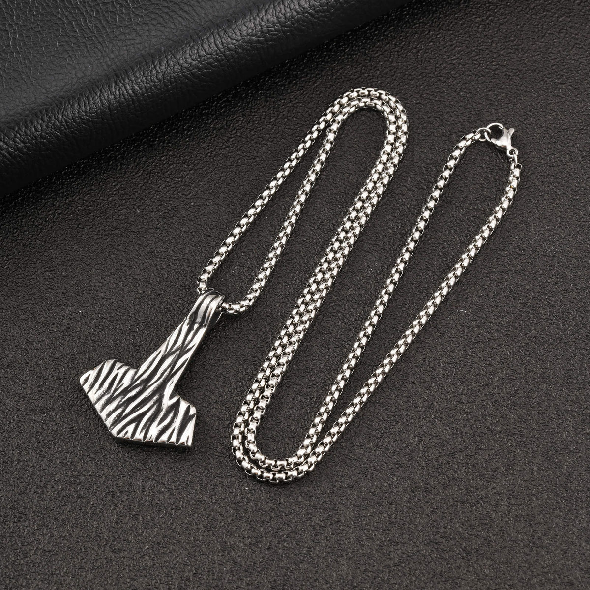 Hot Selling Stainless Steel Dark Punk Thunder Gong Leisure Vitality Young Pendant Necklace