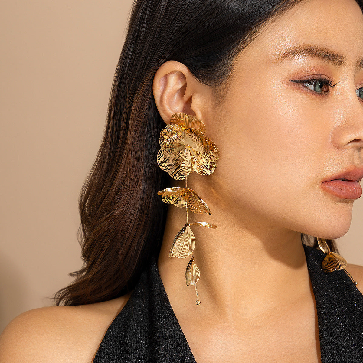 Ginkgo Leaf Stud Earrings By Planderful Vienna Verve Metal Textured Imitation Pearl Statement Earrings For Women