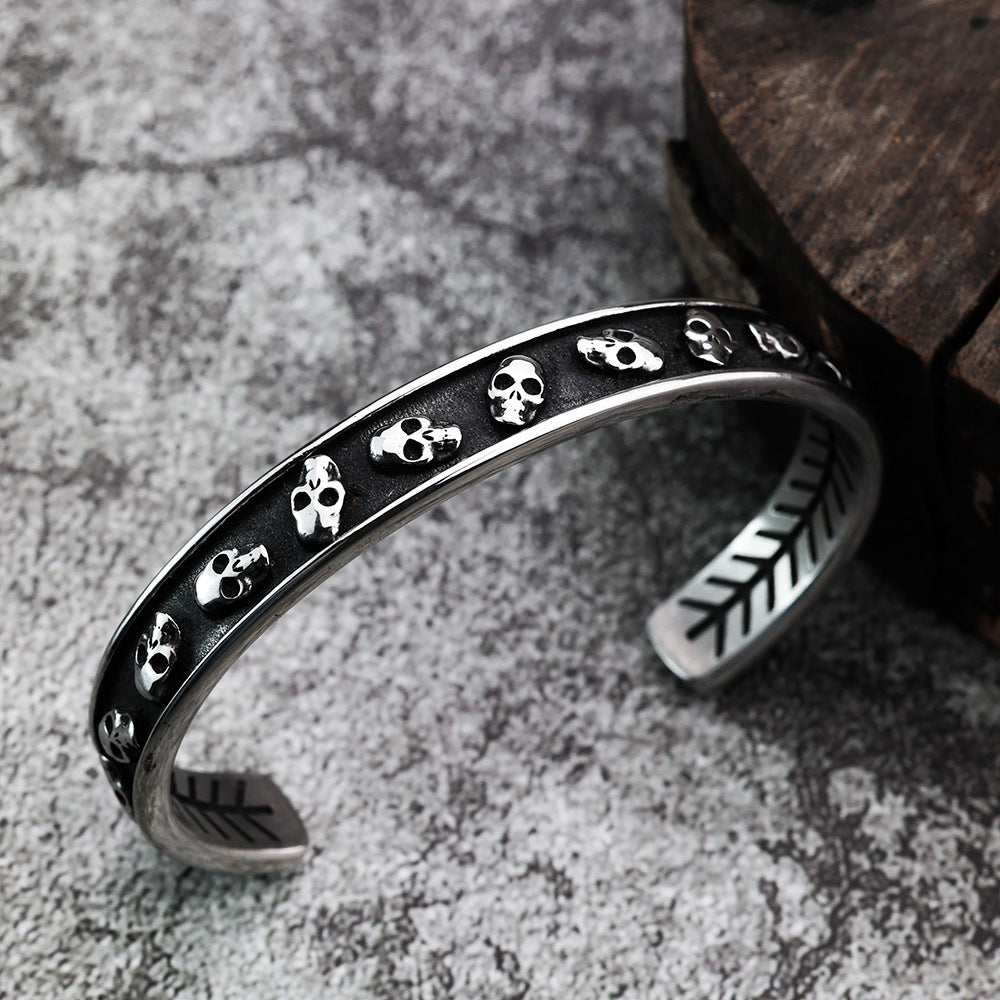 Planderful Stainless Steel Skull Bracelet Unisex Durable Retro Locomotive Style Halloween Accessory