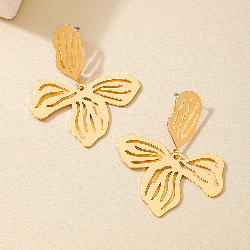 Planderful Vienna Verve Earrings – Fashionable Metal Hollow Leaf Design