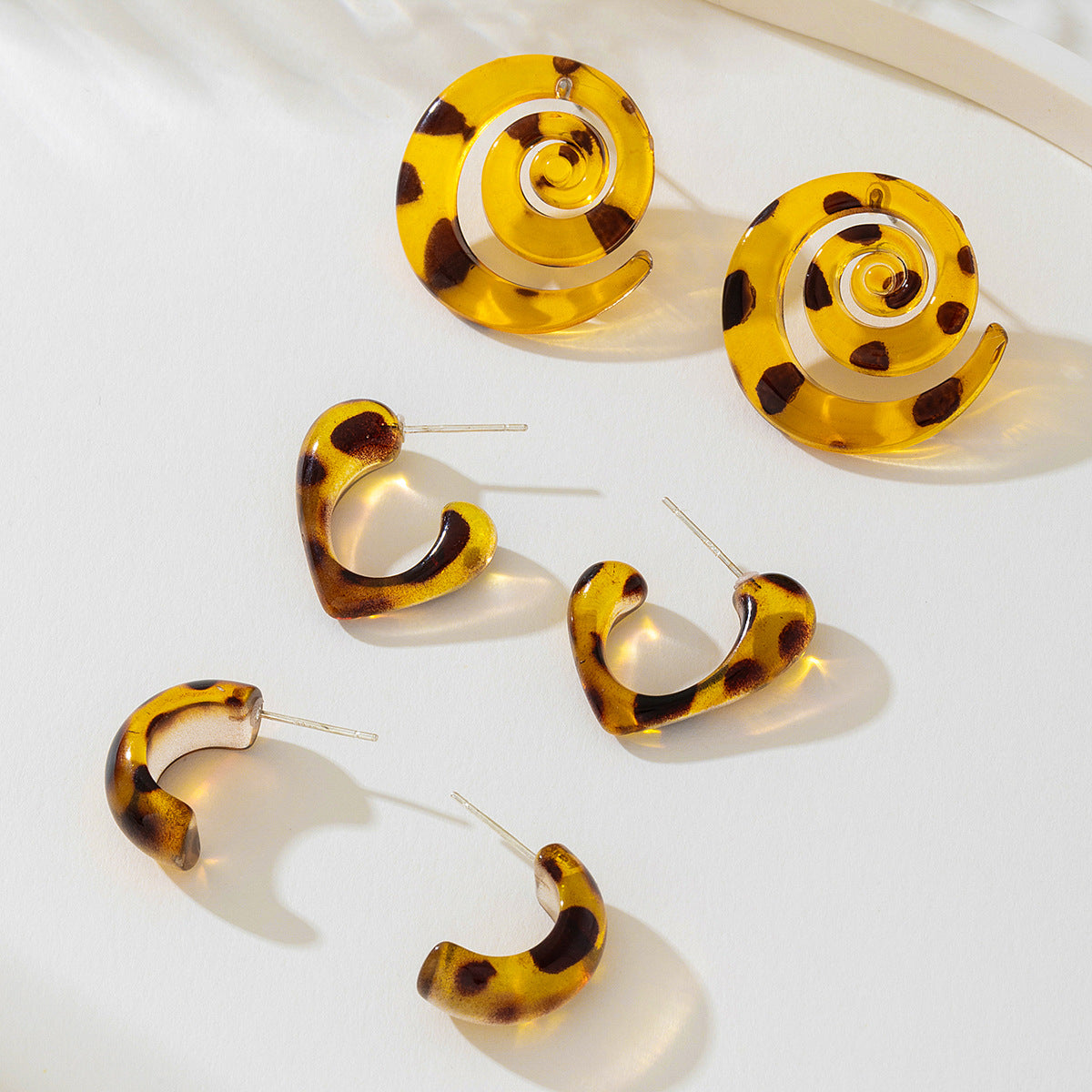 Planderful Vienna Verve Earrings Set – Fashionable Leopard Print Design