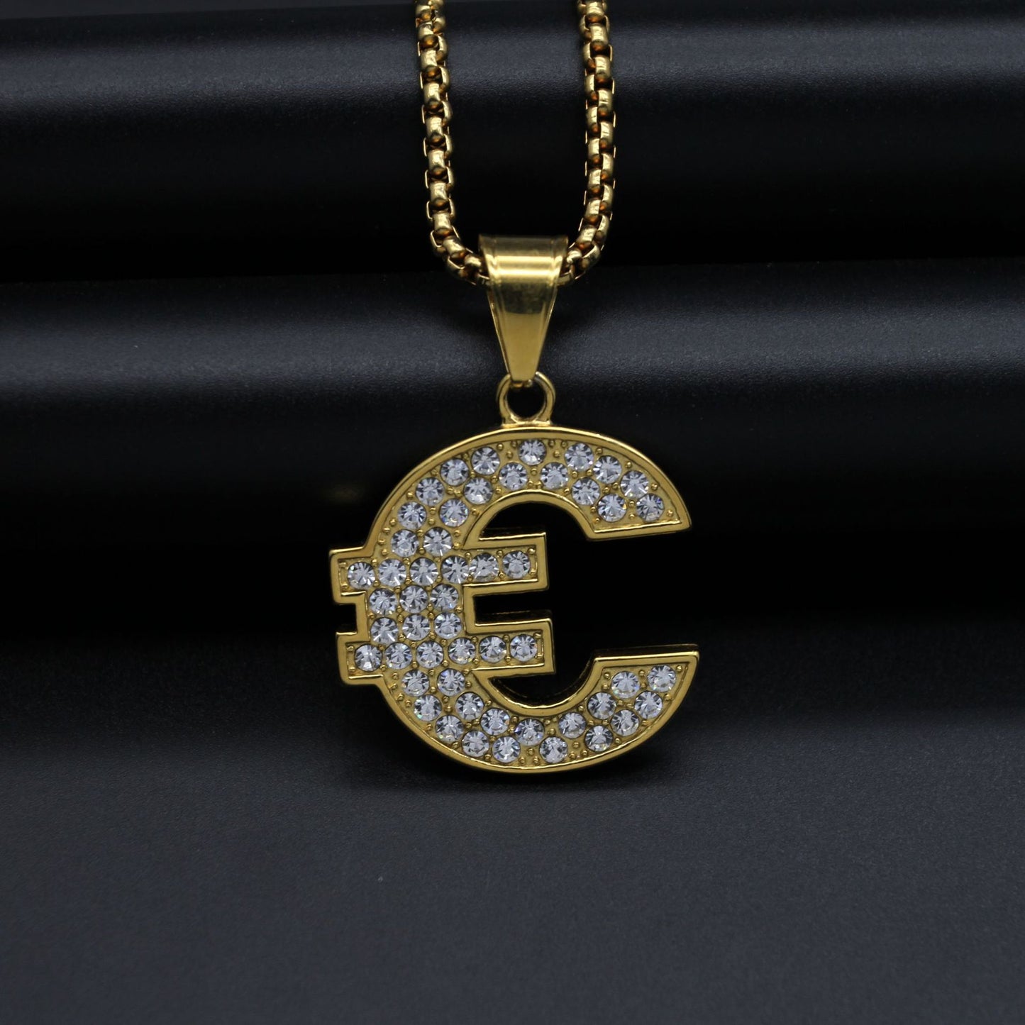 Planderful Hip Hop Jewelry Necklace Premium Titanium Steel Gold Plated Zircon Pendant For Unisex Urban Fans
