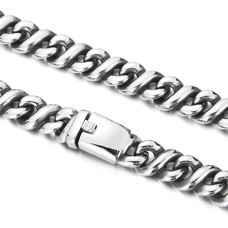 South Korea Dongdaemun, Atmosphere Street Shot Creative 8-Shaped Titanium Steel Men's Necklace
