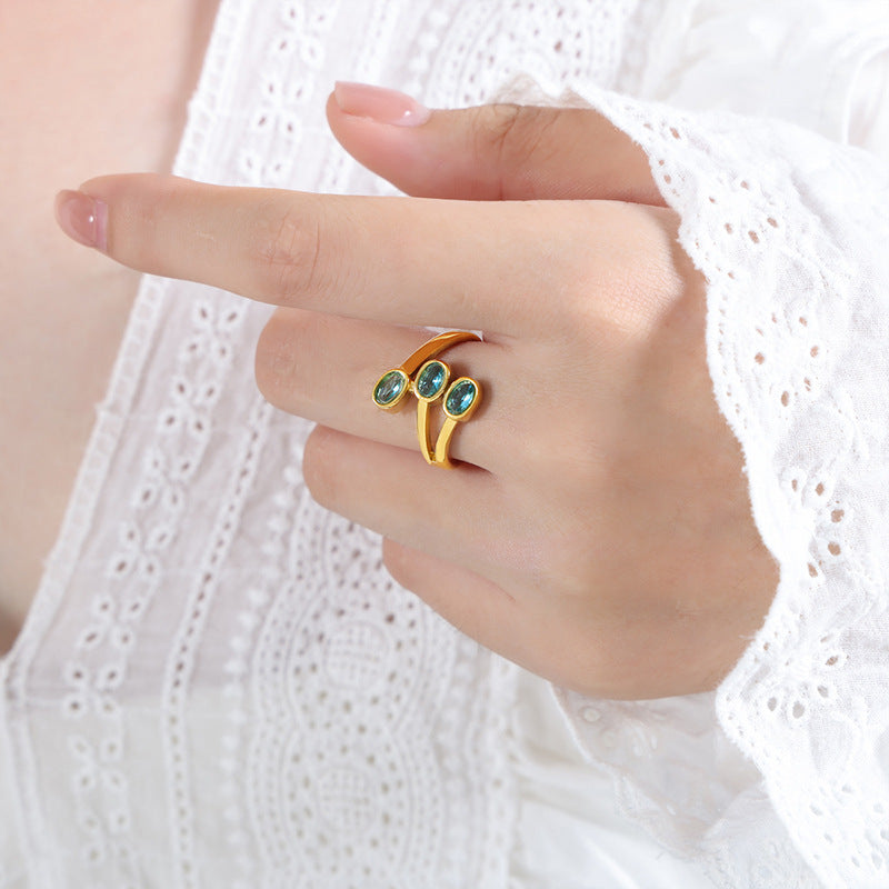 Golden Oval Zircon Hip-Hop Ring with French Flair