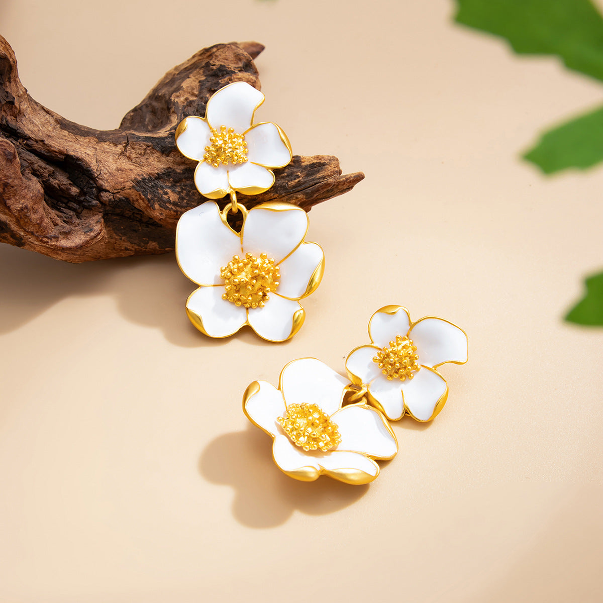 Planderful Vienna Verve 3D Metal Flower Stud Earrings For Women Premium Retro Statement Jewelry