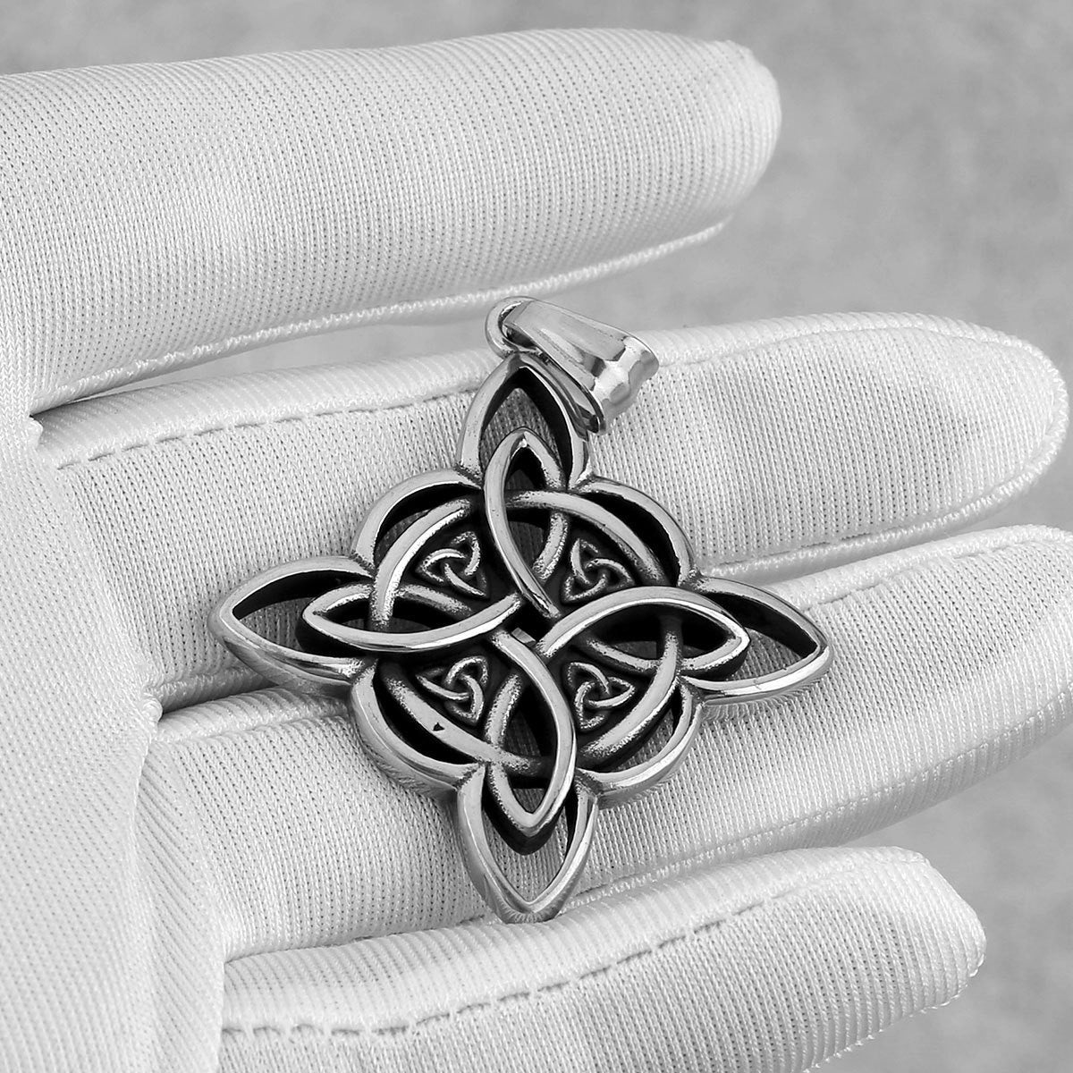 1. Planderful Viking Pendant Necklace for Men in Steel Celtic Knot Retro Nordic Style Gift
