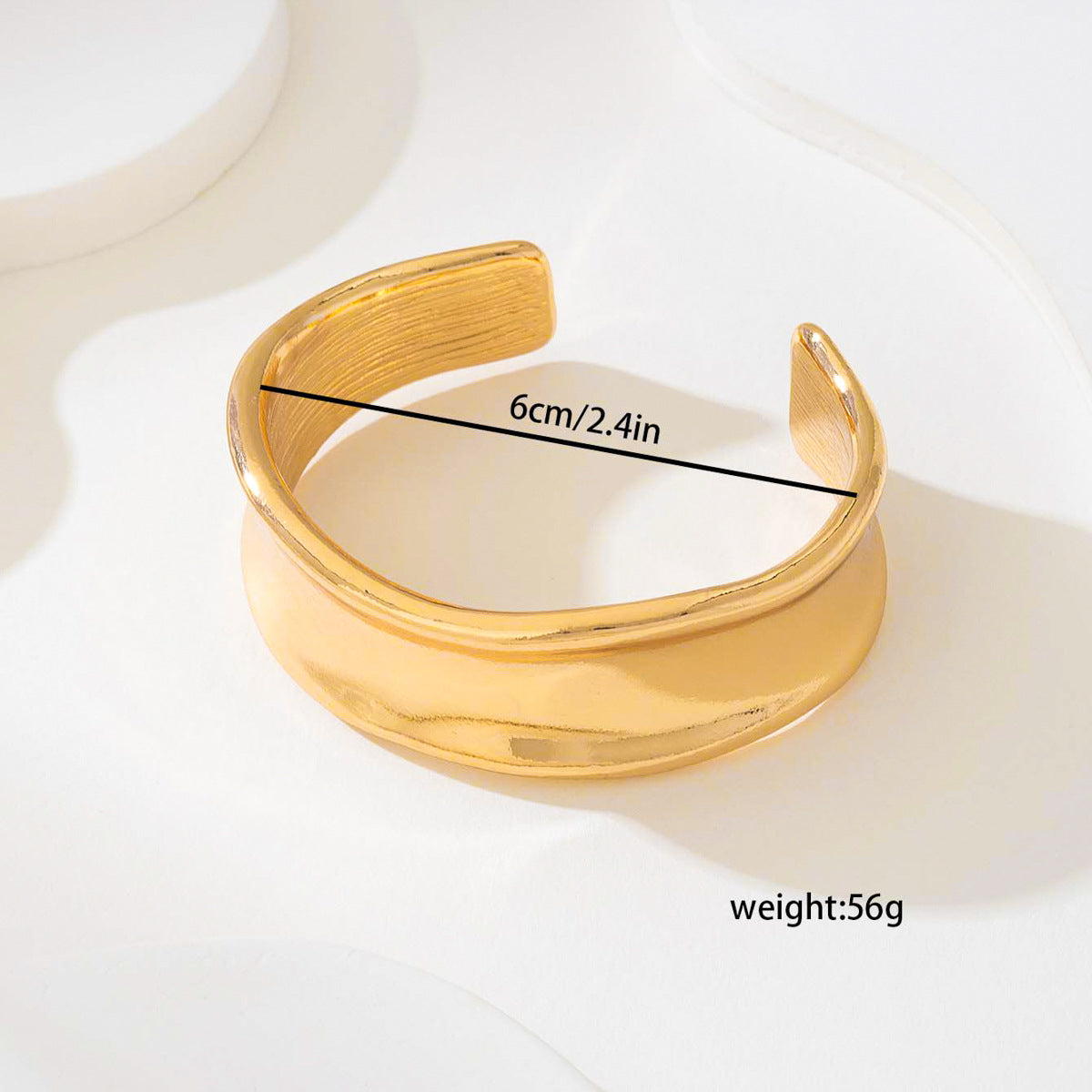 Planderful Vienna Verve Bracelet – Fashionable Metal Texture Design