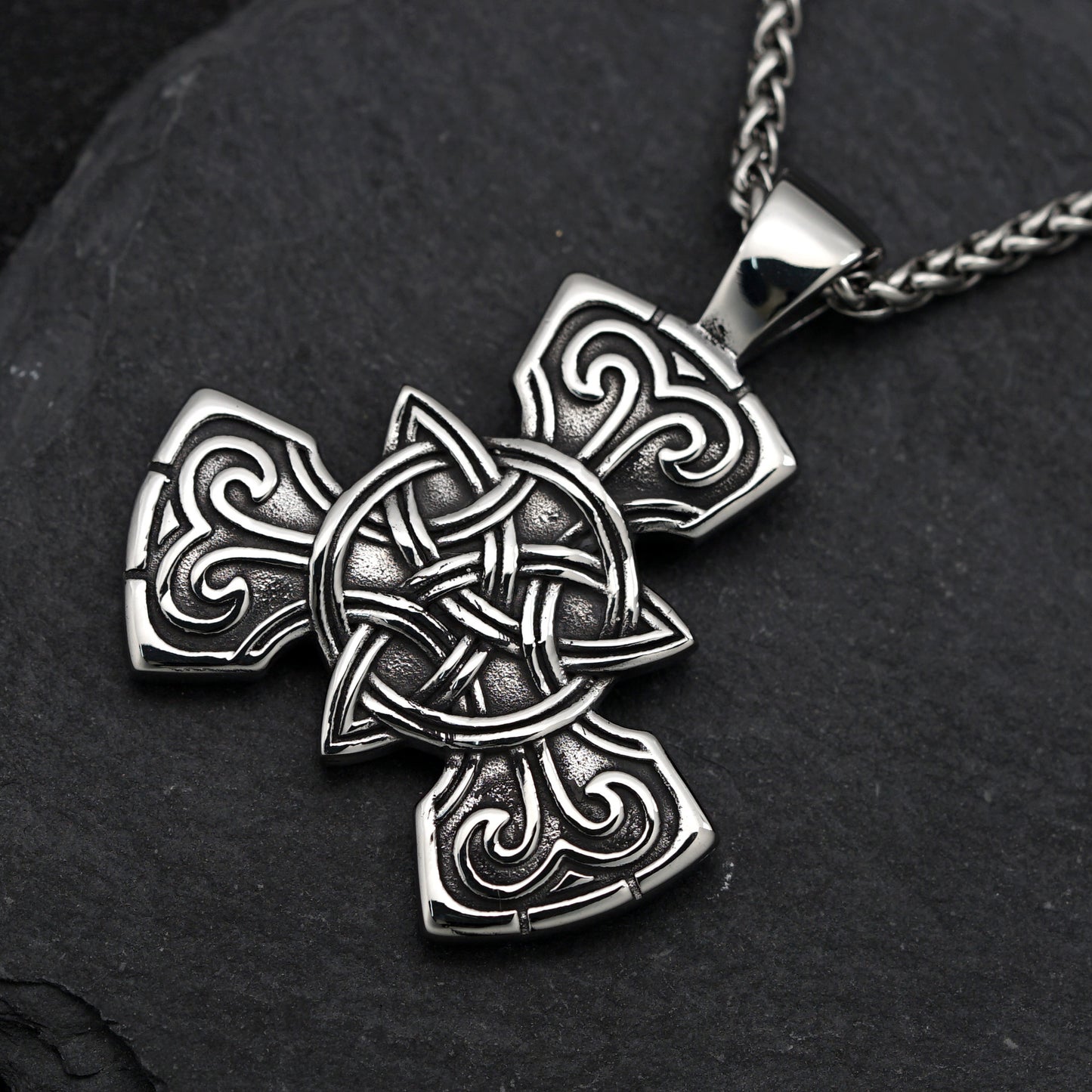 Steel Necklace – Vintage Nordic Celtic Men's Pendant Necklace Featuring Classic Viking Knotwork