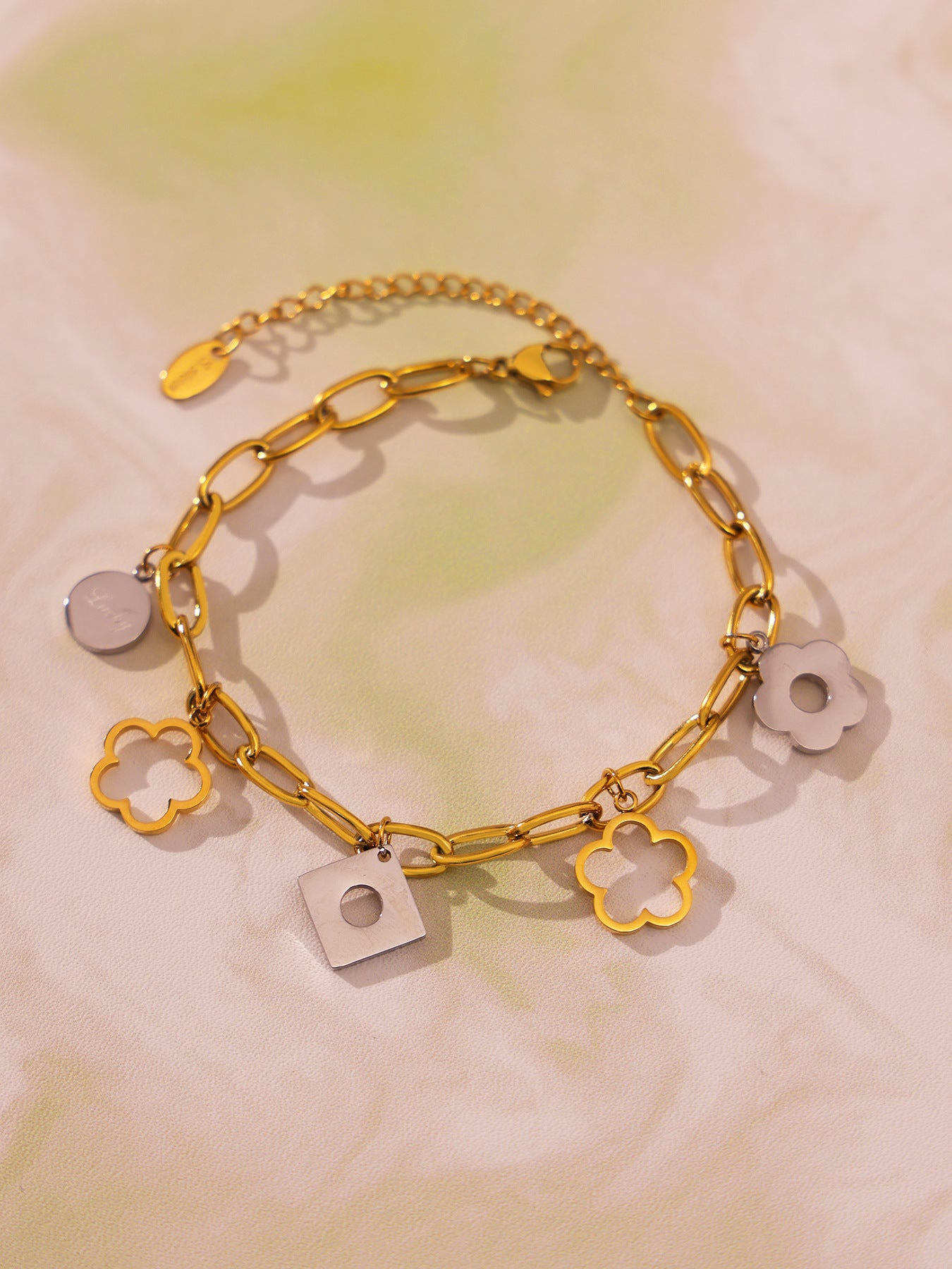 Planderful Lucky Flower Mirror Unisex O Shaped Bracelet