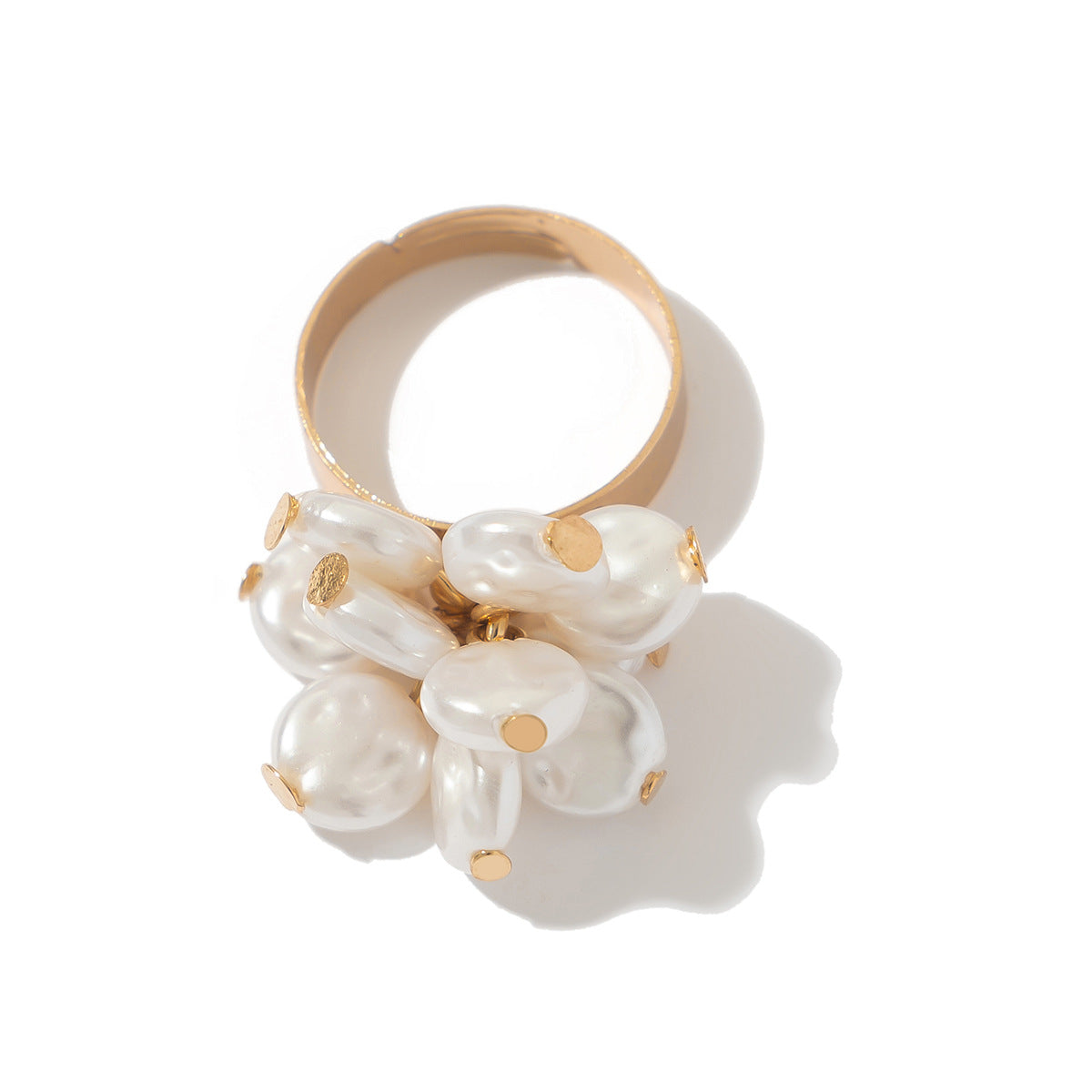 Planderful Vienna Verve Ring – Elegant Flower Design with Imitation Pearl