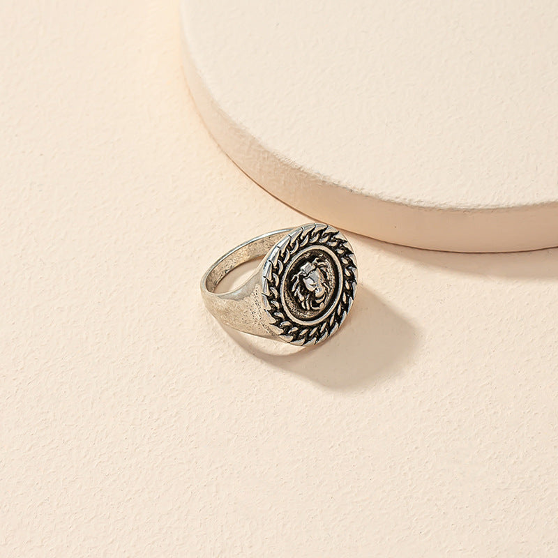 Roaring Punk Lion Head Ring: Street Style Statement Piece