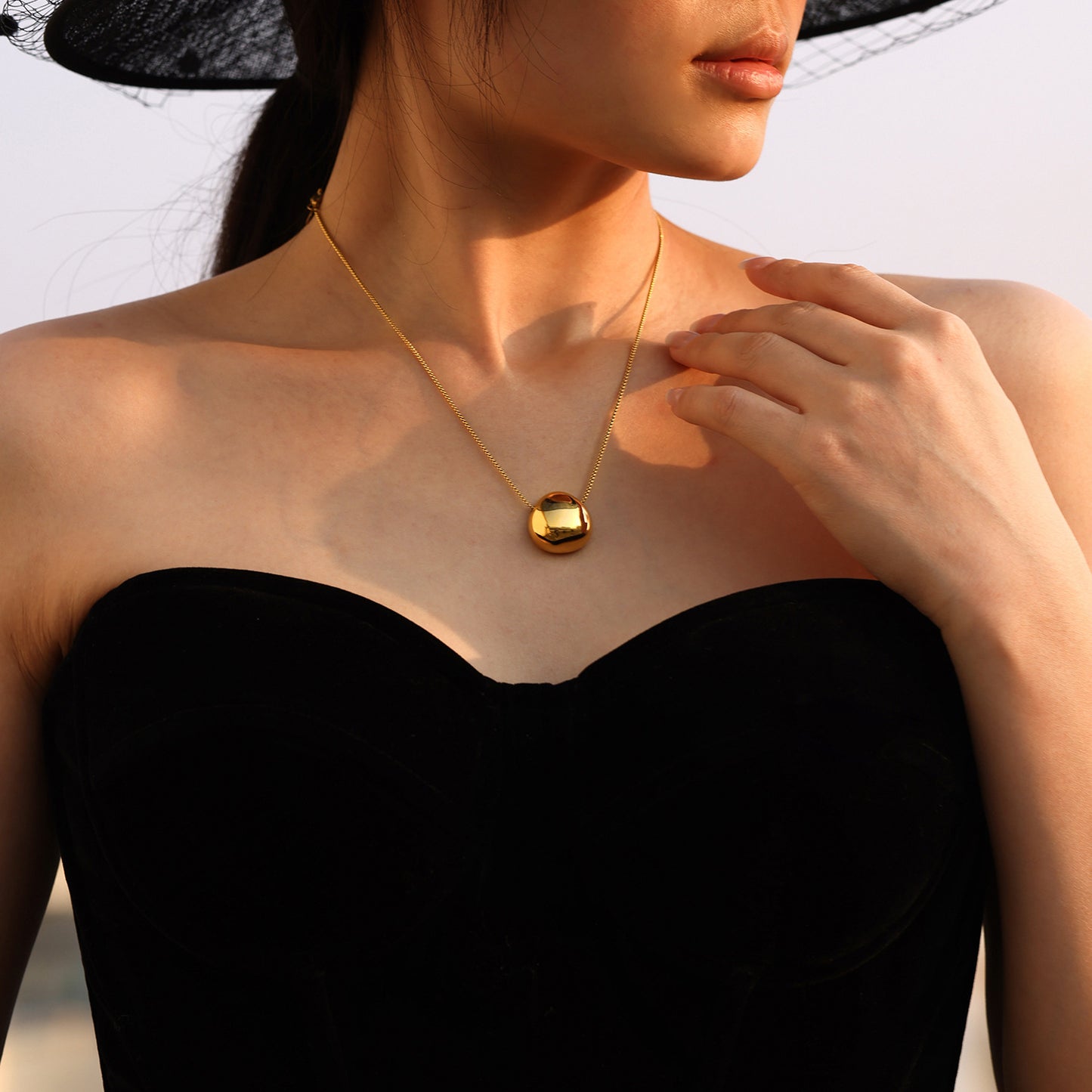 Planderful Round Pendant Necklace Everyday Versatile 18K Gold