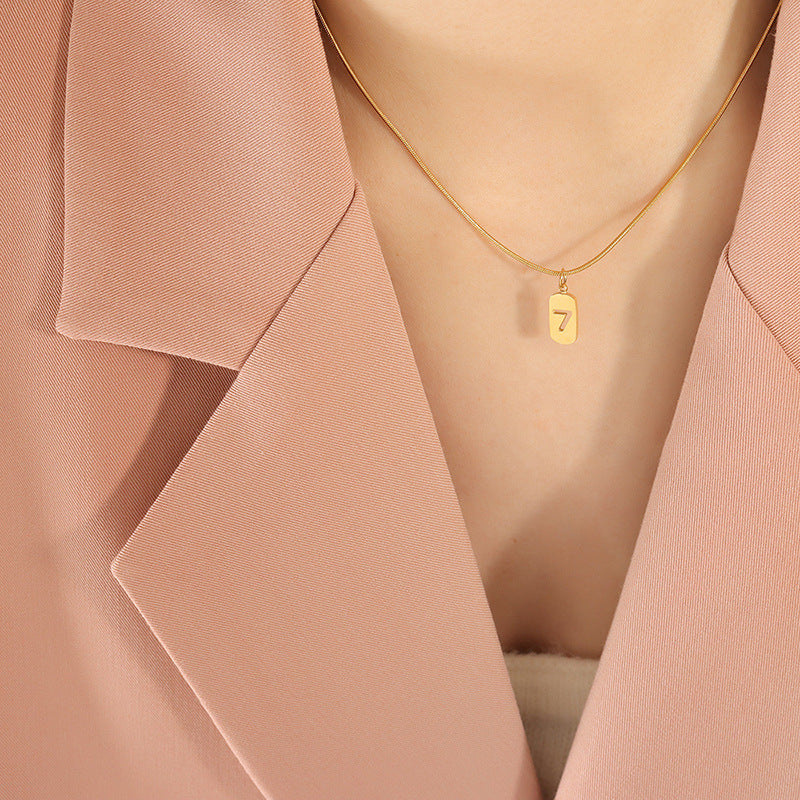 Lucky 7 Tag Snake Bone Chain Clavicle Necklace - Niche Design in Plated 18K Gold, European and American Style