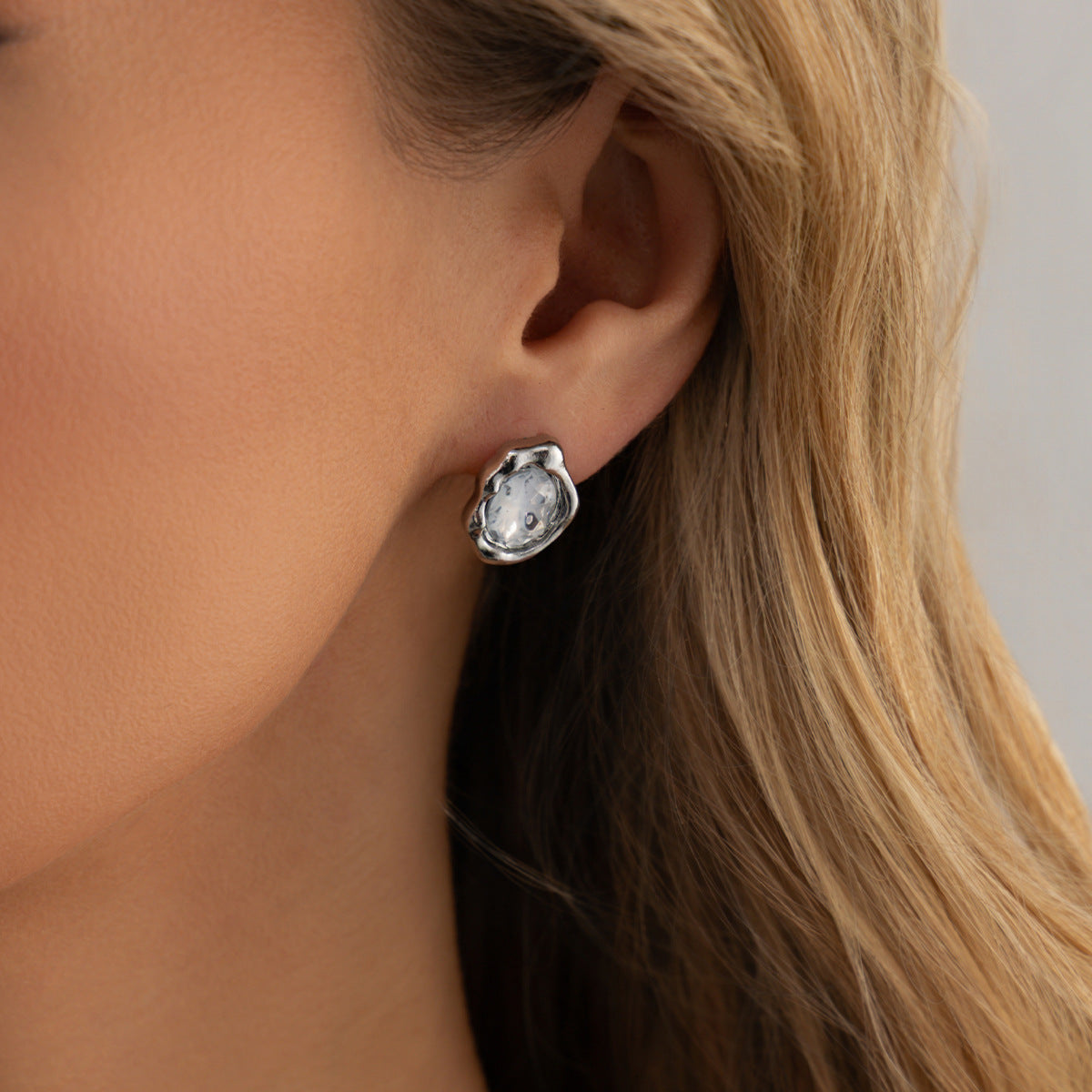 Planderful Zircon Stud Earrings Lava Inlaid Texture For Chic Professionals And Everyday Statement Jewelry