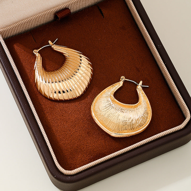 Planderful Vienna Verve Earrings – Retro Metal Chubby Design