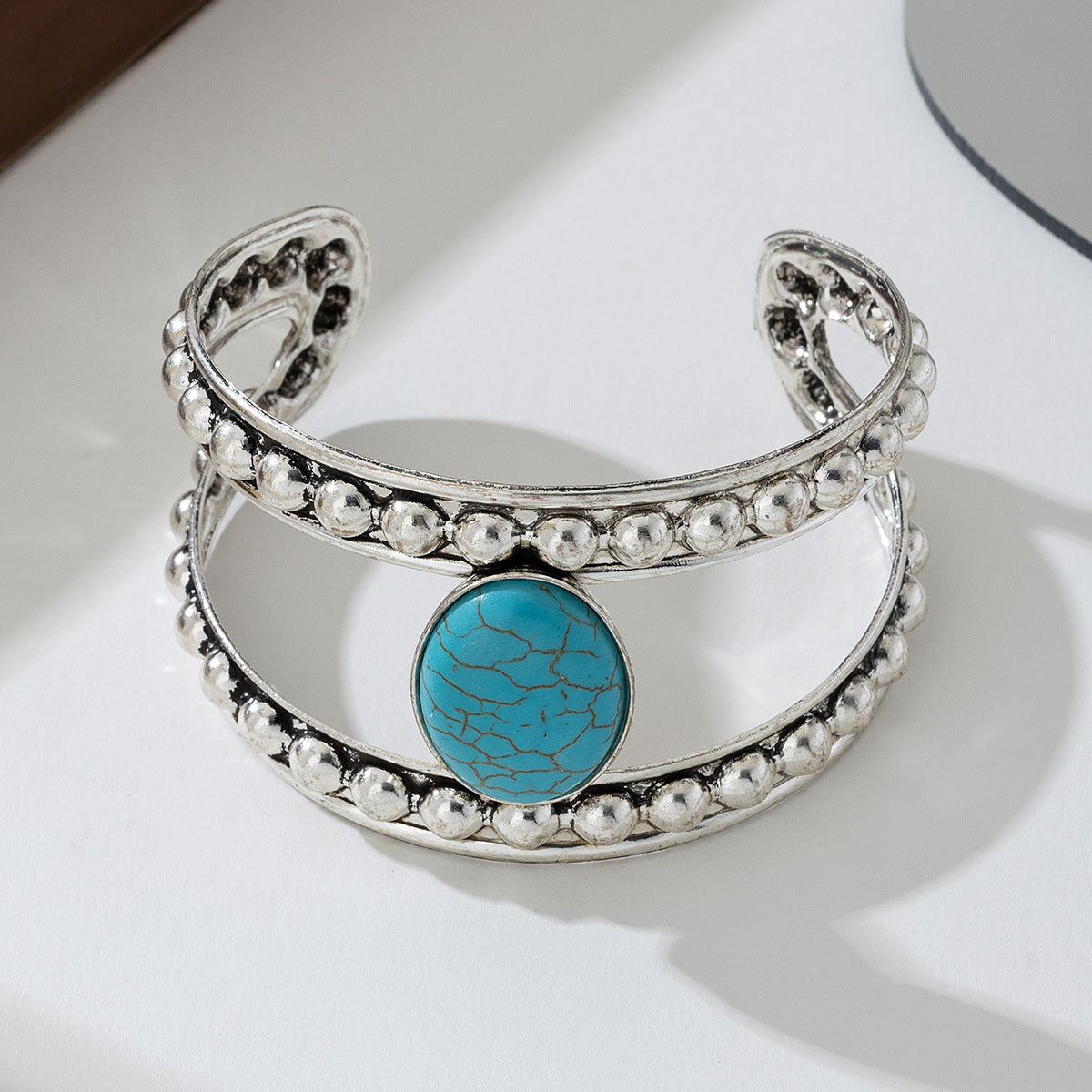 Planderful Vienna Verve Bracelet – Elegant Retro Style with Turquoise Accents