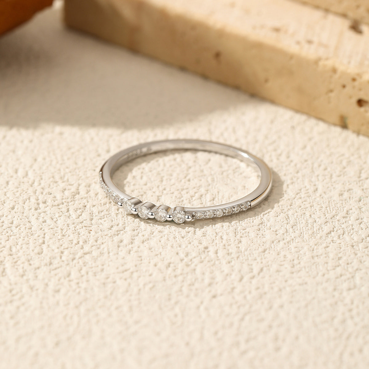 S925 Sterling Silver Fine-Row Moissanite Band
