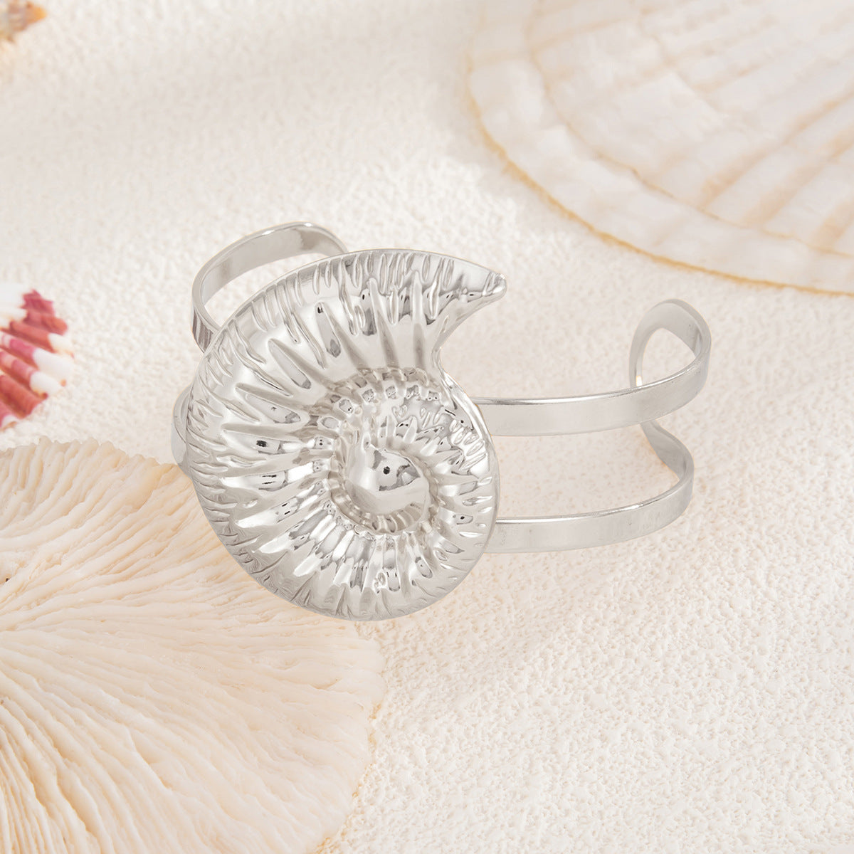 Planderful Vienna Verve Bracelet – Retro Exaggerated Ocean-Inspired Design