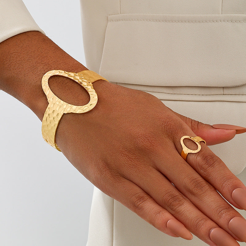 Stylish Leopard Print Metal Bracelet and Ring Set for Women