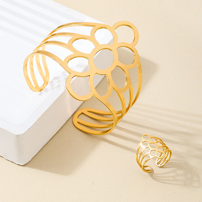 Planderful Vienna Verve Jewelry Set – Fashionable Hollow Flower Design