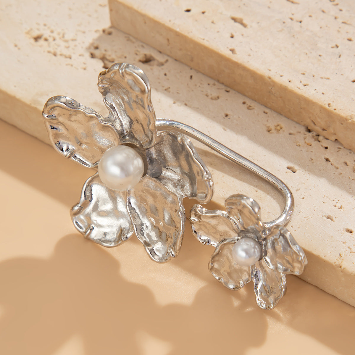 Planderful Vienna Verve Ring – Exaggerated Floral Design with Imitation Pearls