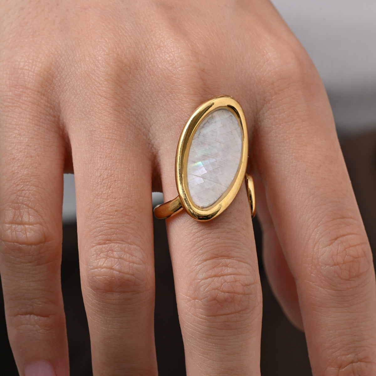 Hot-Selling Special-Shaped White Shell Stainless Steel Ring Design Leaf Opening