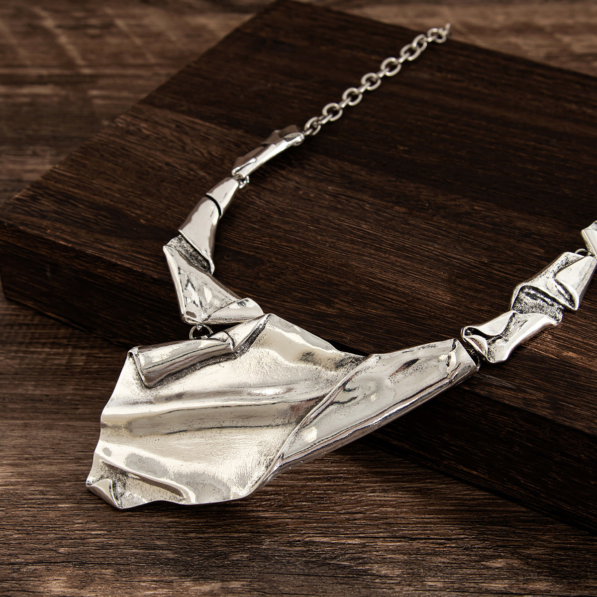 Planderful Vienna Verve Necklace – Unique Irregular Metal Design