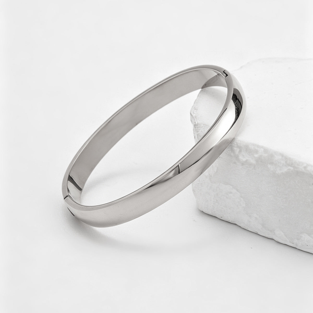 Planderful Vienna Verve Stainless Steel Open Ring Bracelet for Women Personalized Initials and Versatile Buckle