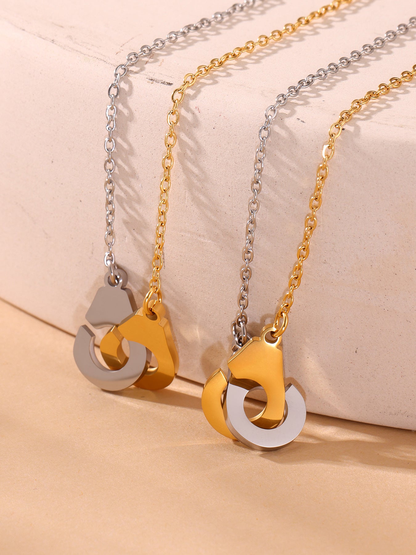 Planderful Handcuff Necklace Color Matching 18K Gold Women
