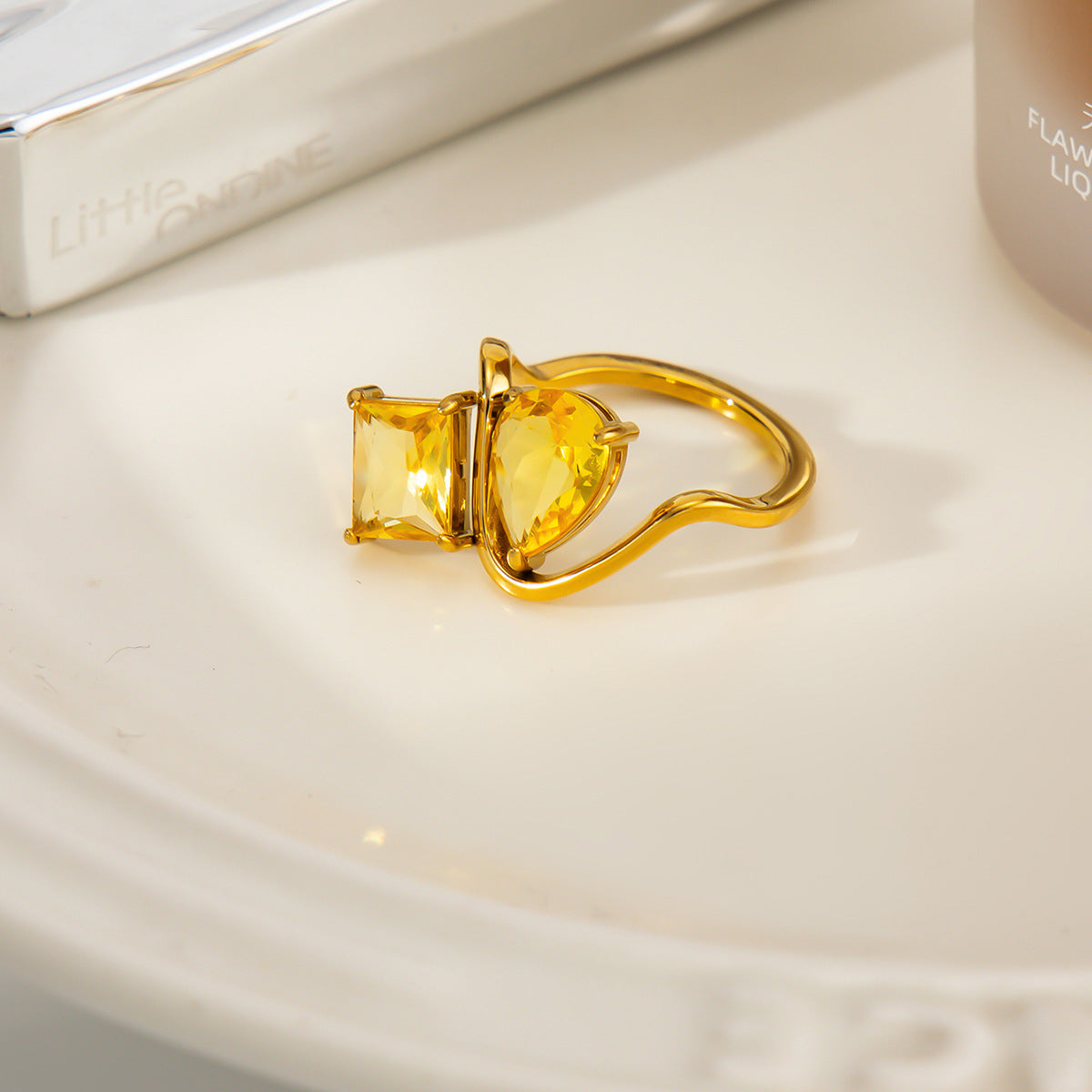 Planderful Vienna Verve Stainless Steel S Curve Zircon Ring For Modern Women Statement Jewelry