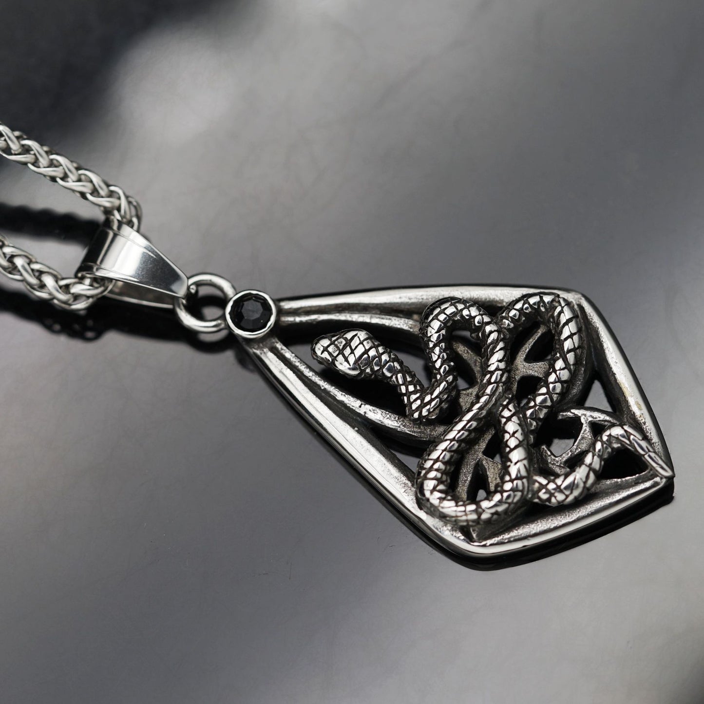Steel Necklace – Vintage Spirit Snake Pendant For Retro Fashion Lovers Seeking Bold Statement Jewelry