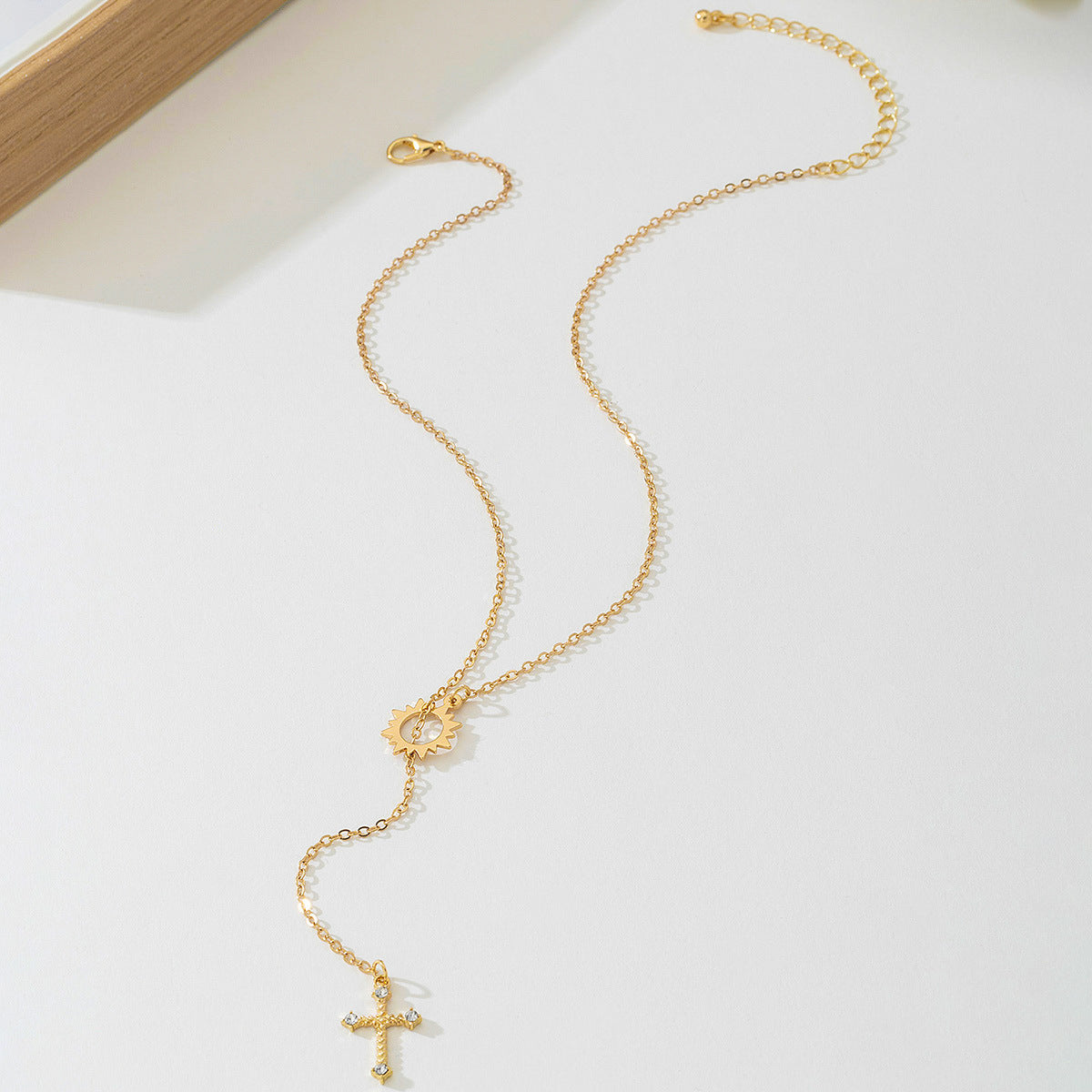 Planderful Vienna Verve Necklace – Stylish Zircon-Encrusted Design