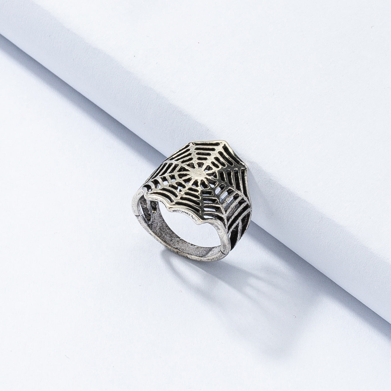 Exaggerated Personality Mesh Retro Rings - Vienna Verve Collection