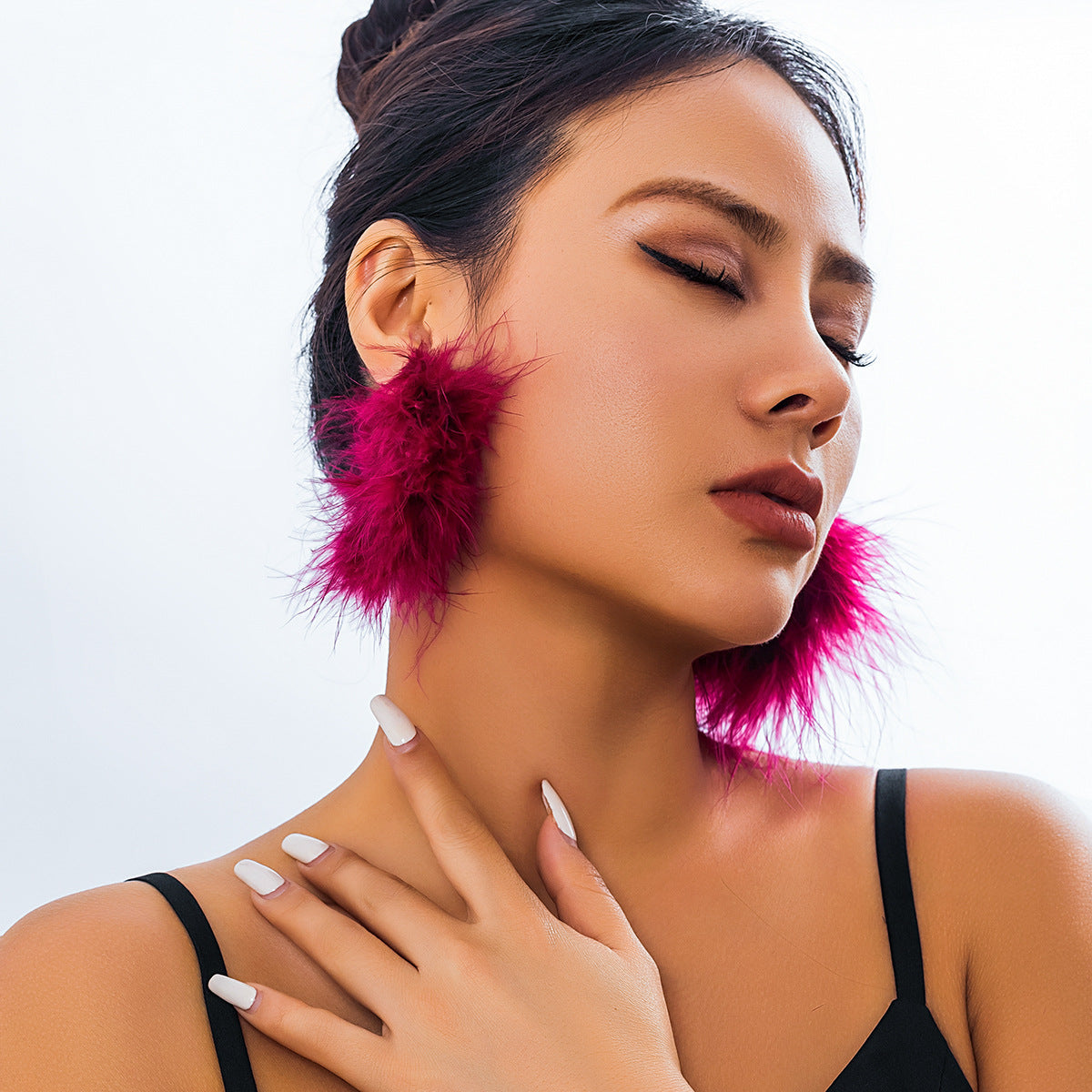 European and American Gothic Party Feather Choker Necklace with Ribbon