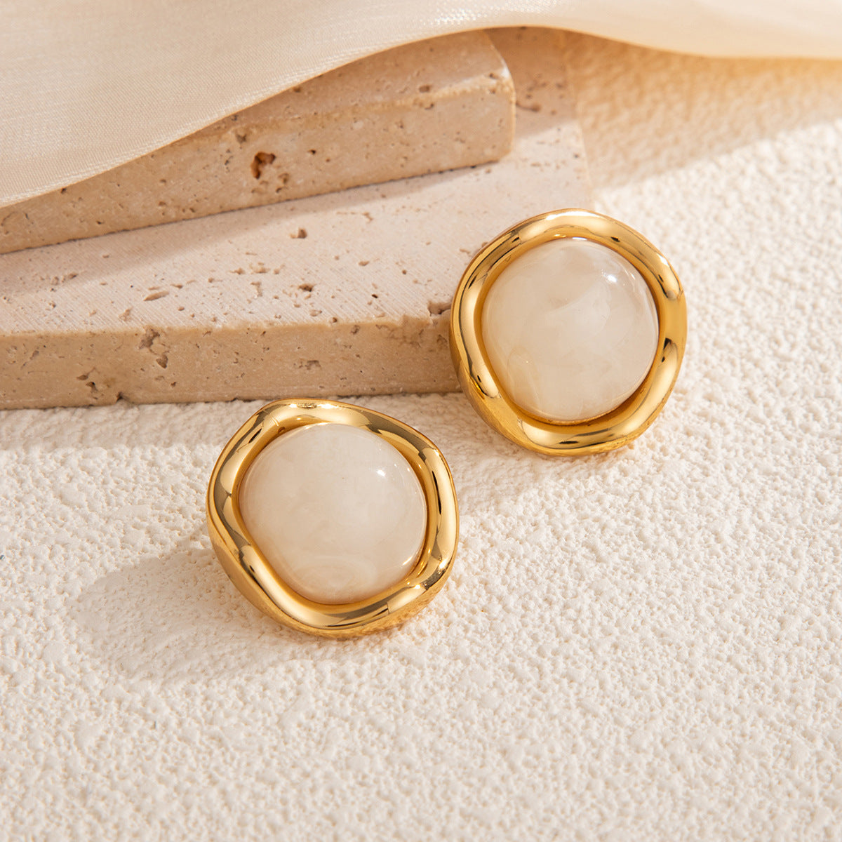 Planderful Elegant Versatile Stainless Steel Stud Earrings With Gold Edge And Wavy Round Look For Everyday Women