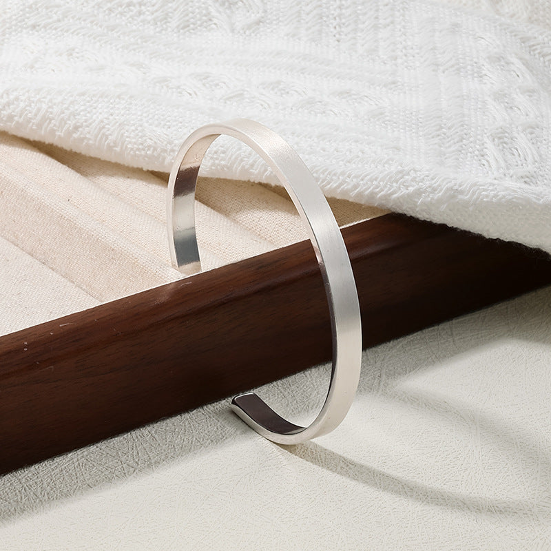 European American Fashion Women's Matte Metal Bracelet