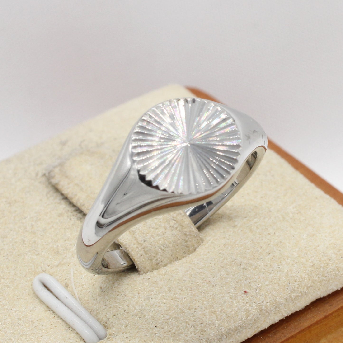 Planderful Everyday Genie – Fashionable and Simple European and American Round Titanium Steel Ring