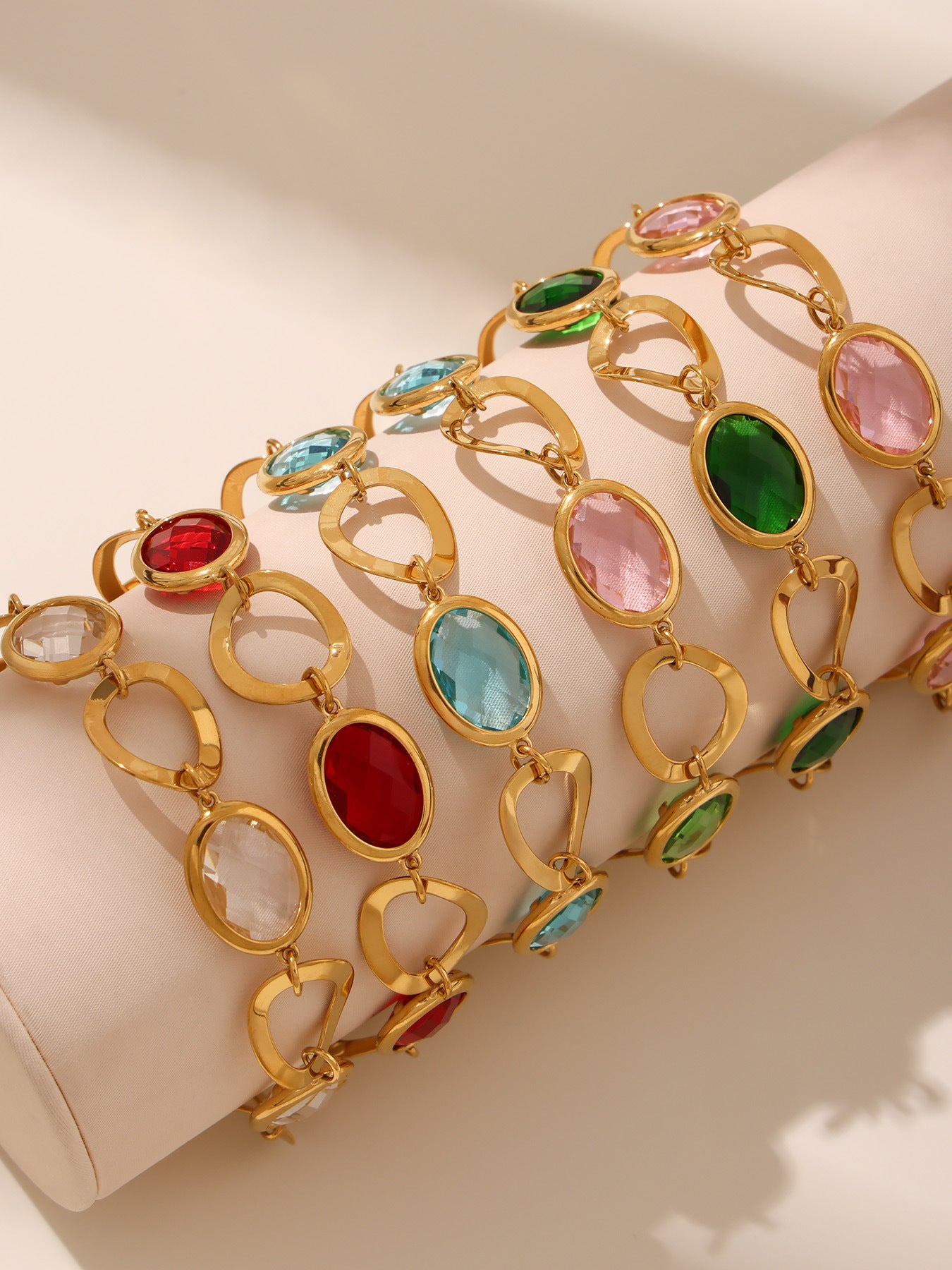 Planderful Interlocking Glass Stone Bracelet Gold Plated