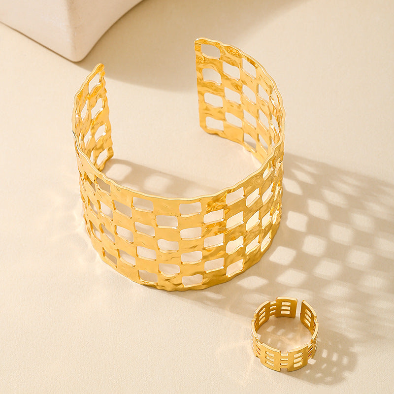Fashionable Retro Checkerboard Bracelet Ring Set by Planderful