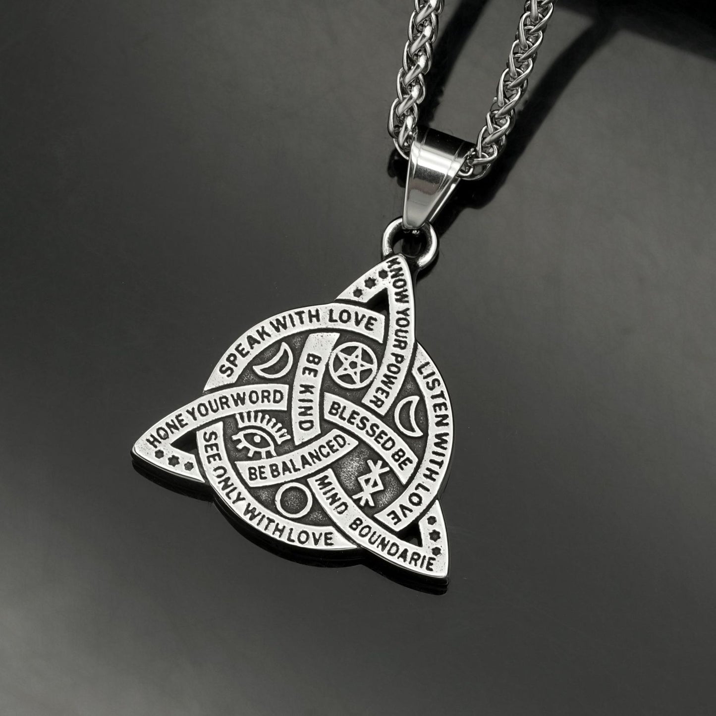 Steel Necklace – Vintage Nordic Celtic Knot