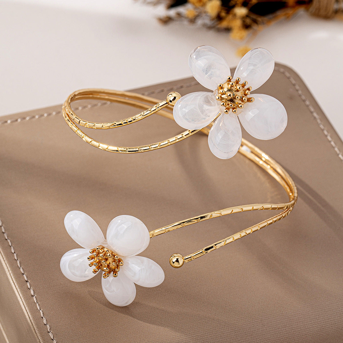 Planderful Vienna Verve Bracelet – Elegant Floral Design for Versatile Occasions