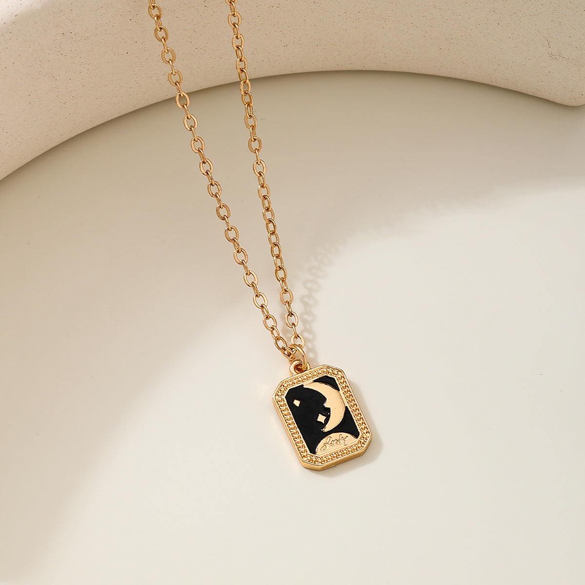 Planderful Vienna Verve Necklace – Fashionable Retro French Manor Style