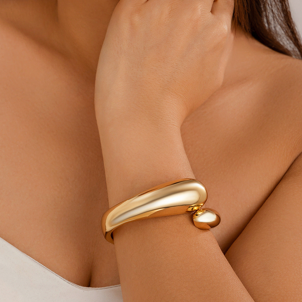 Planderful Vienna Verve Geometric Open Cuff Bracelet For Women Exaggerated Smooth Metal Statement